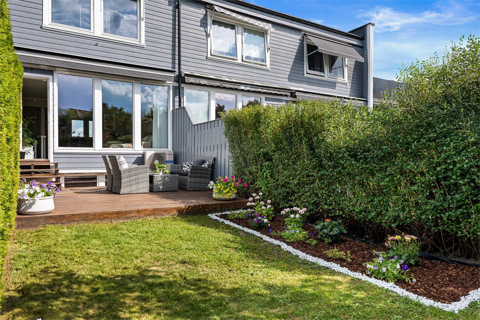 Velkommen til Hageveien 6C presentert av Eiendomsmegler Marius Stormfelt - Rekkehuset ligger i et rolig, familievennlig og etablert boligområde på Hebekk i Nordre Follo kommune.