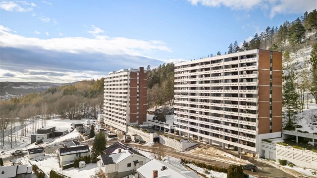 En parkeringsplass i felles garasjeanlegg