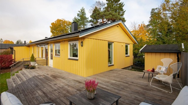 Velkommen til Toppåsen 26C og denne halvpart tomannsboligen over ett plan med stor og solrik markterrasse og flott vestvendt utsikt! Presentert av Christoffer S. Akerjordet og Krogsveen Nordstrand
Foto: Lars Gartå