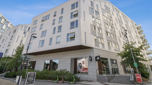 Moderne leilighetsbygg fra 2017 med heisadkomst til etasjene.