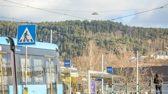 Kollektivtilbudet er meget godt, med Grefsenveien trikkeholdeplass kun få minutter unna.