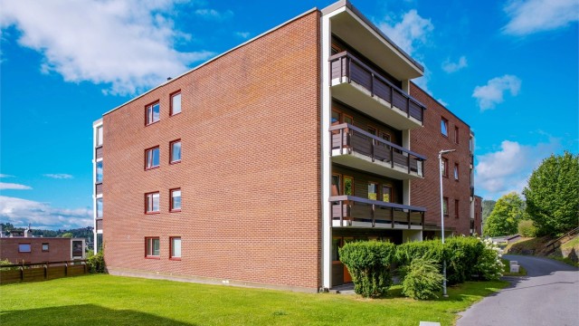Fasade fra inngangssiden til blokken