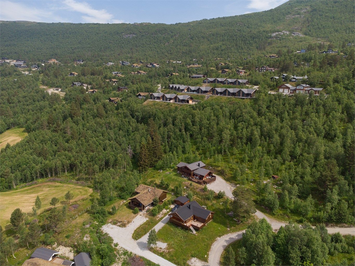 Kort avstand til flotte turområder som Tafjordfjella og Romsdalen.