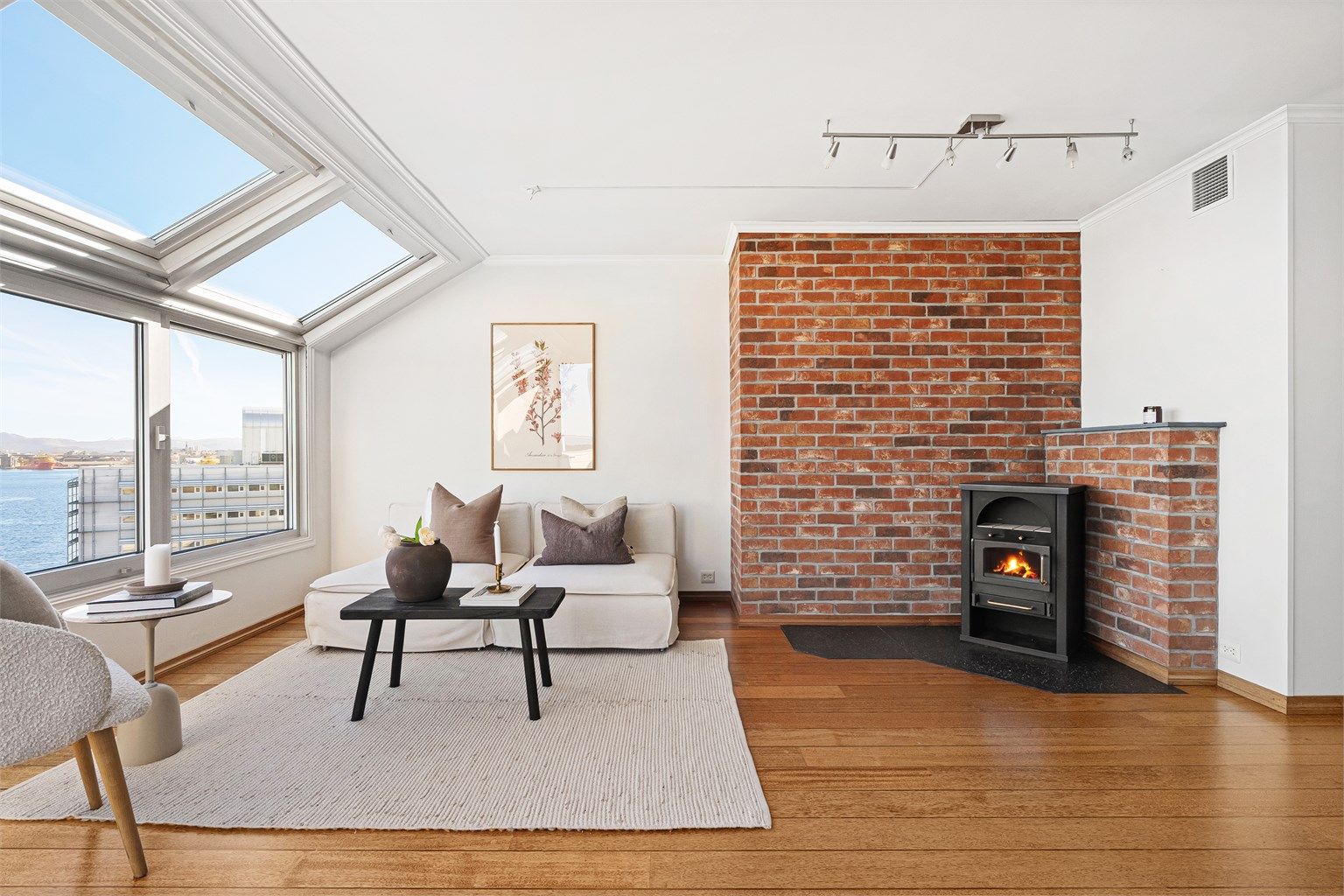 Lene Hviding v/Krogsveen eiendom har gleden av å presentere Veritashammaren 31. 