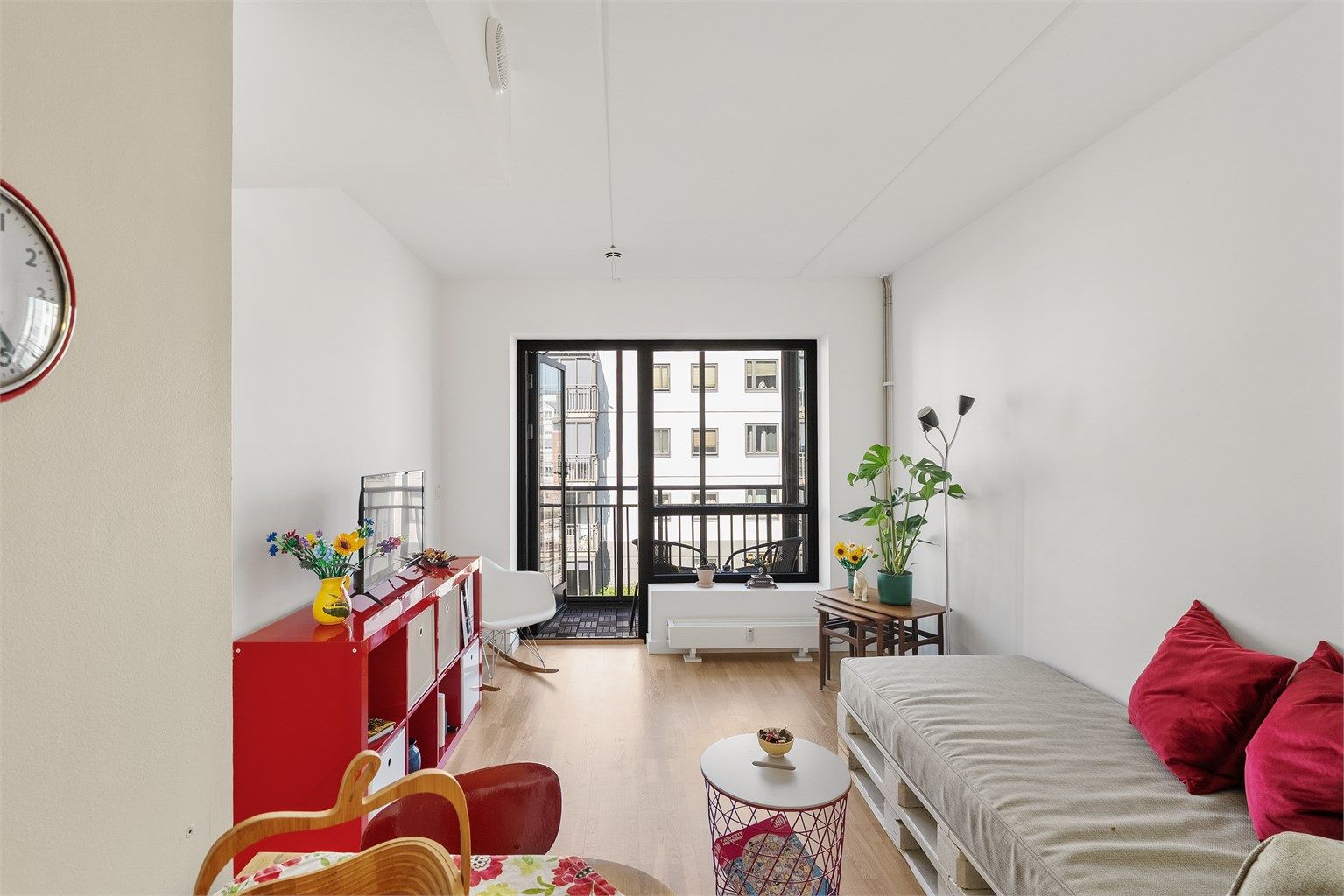 Krogsveen v/Christopher Sand ønsker velkommen til Jernbanegata 6