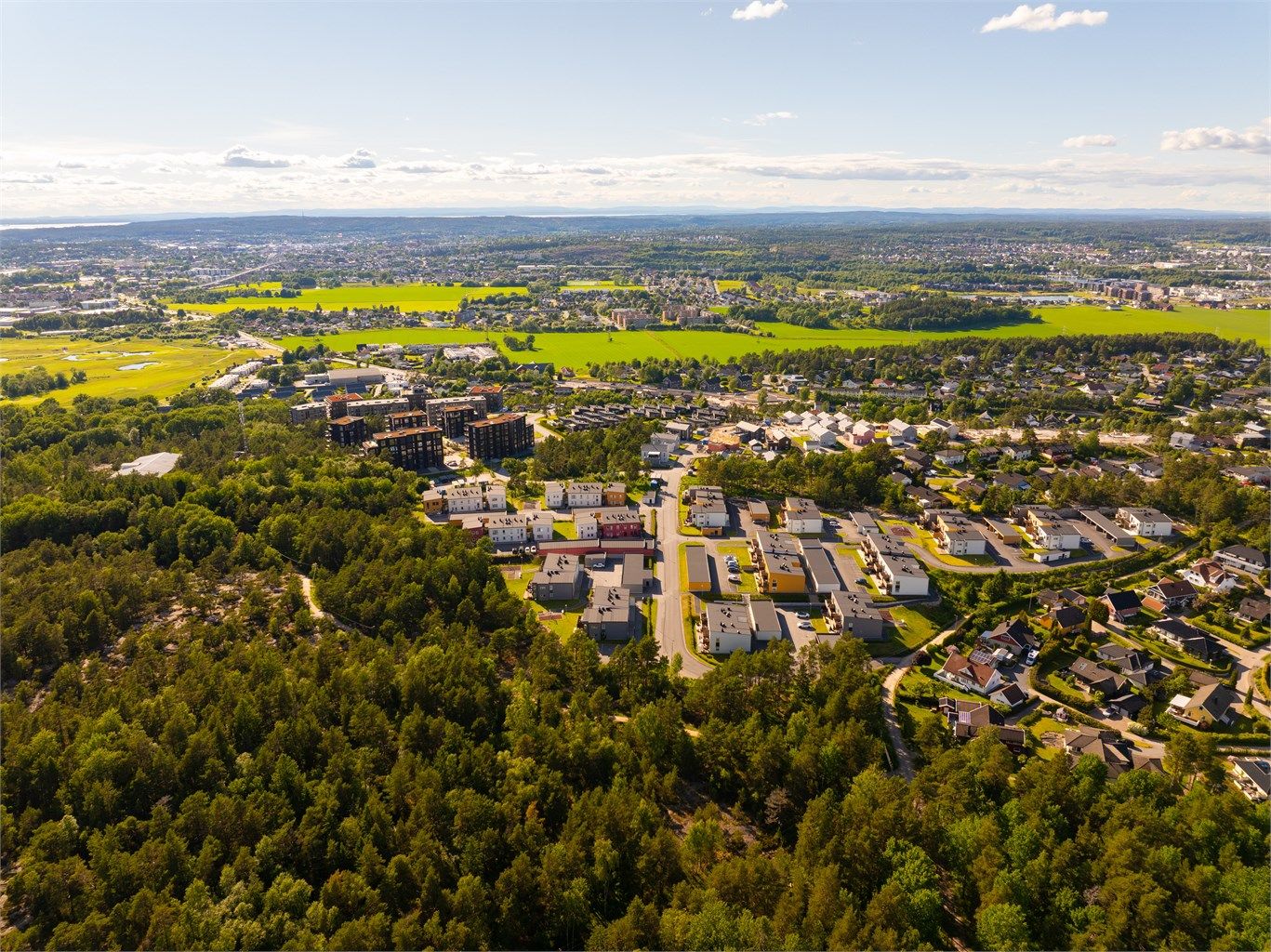 Fra de tilbaketrukne omgivelsene i Begbyåsen tar det ikke mer enn ett kvarter å sykle til byen.