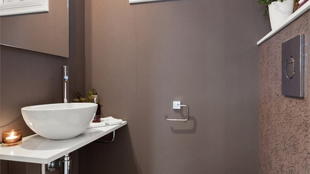 I praktisk tilknytning til entréen ligger også gjestetoalettet