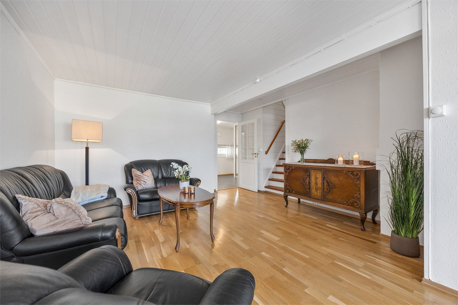 Stuen er lett å møblere og kan tilpasses ulike behov.