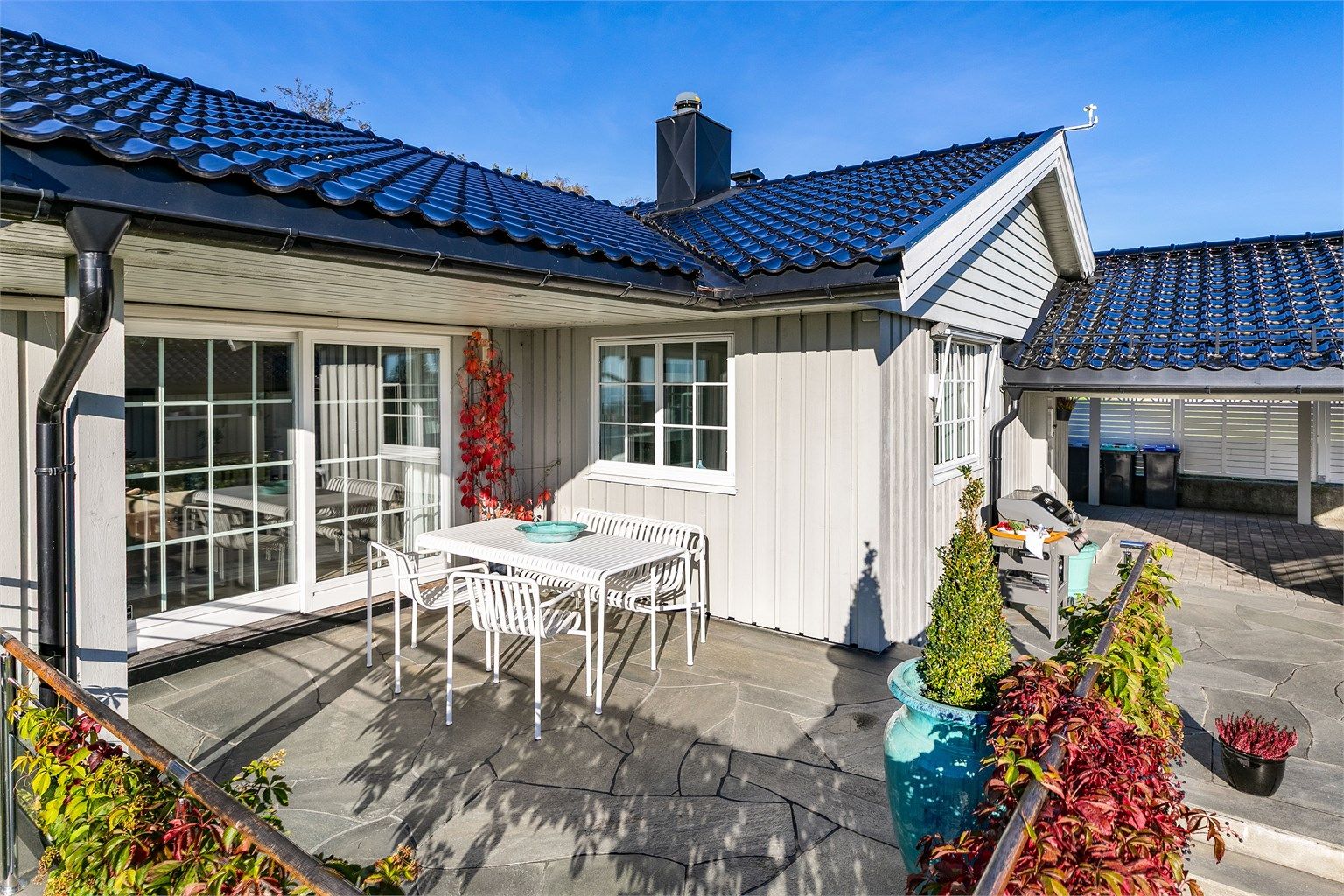 Boligen er i dag generelt velholdt. Yttertaket ble i 2012 lagt om med glasert takstein.