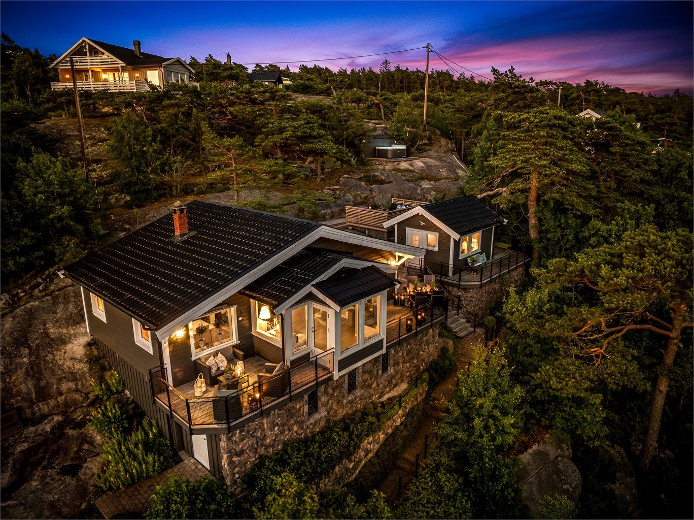 Betydelige påkostninger er utført på 2000-tallet. Taktekking og kledning med mer ble skiftet ut i 2005