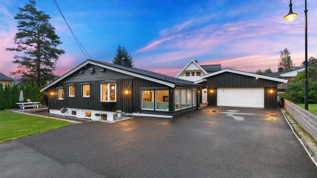 Eiendomsmegler Krogsveen v/Elisabeth Hanssen har gleden av å presentere Glenneveien 7!