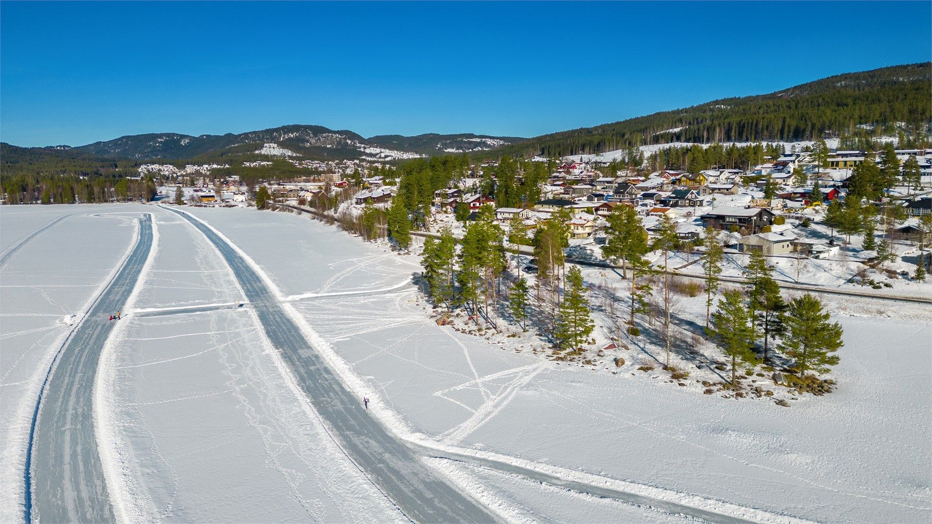 På Harestuavannet blir det på vinteren laget skøytebane når forholdene tillater det. 