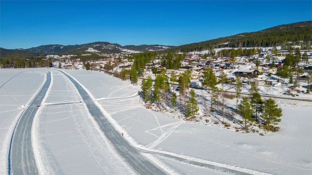 På Harestuavannet blir det på vinteren laget skøytebane når forholdene tillater det.
