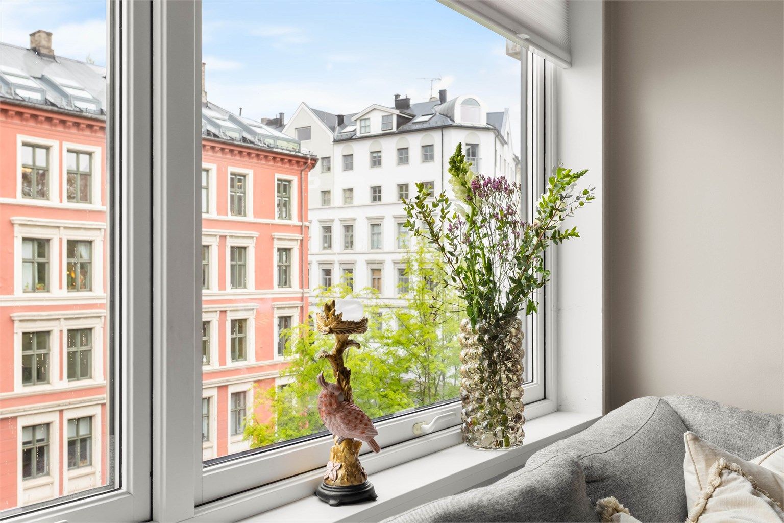 Utsikt mot de karakteristiske bygningene i Pilestredet Park, et område hvor historisk arkitektur møter moderne boligliv.