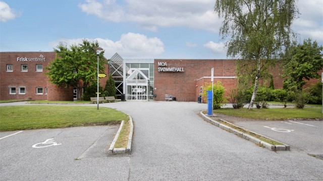 Nærområdet byr på flere treningsmuligheter, inkludert Moa svømmehall.