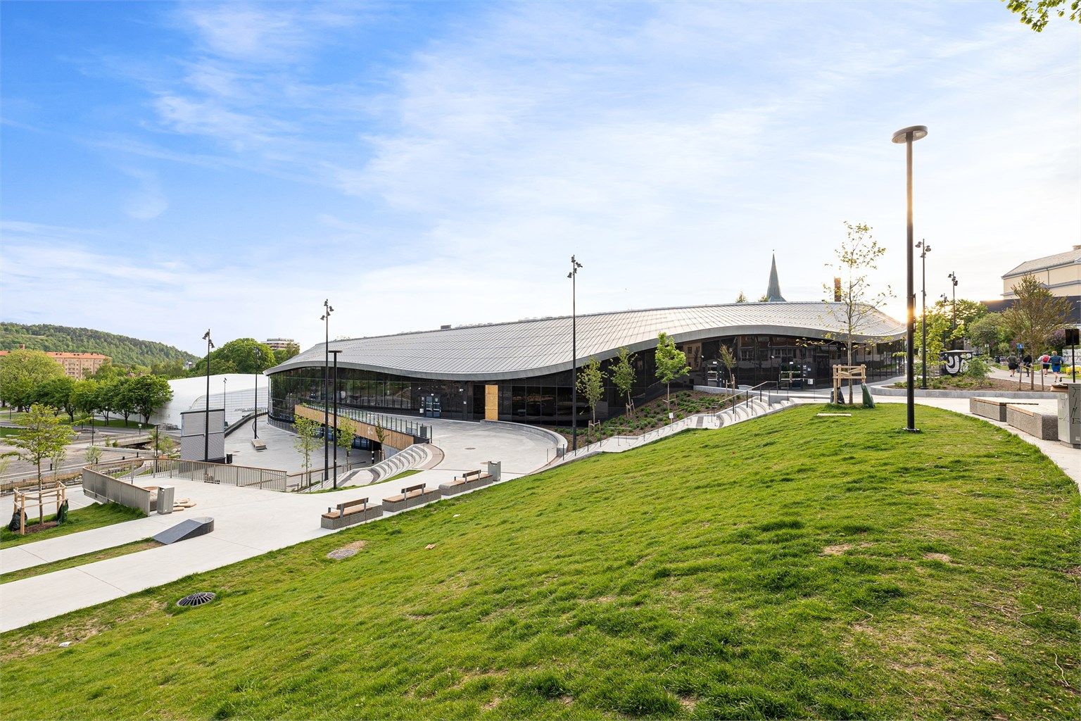 Nye Jordal Amfi er ikke mange minutters gange fra boligen