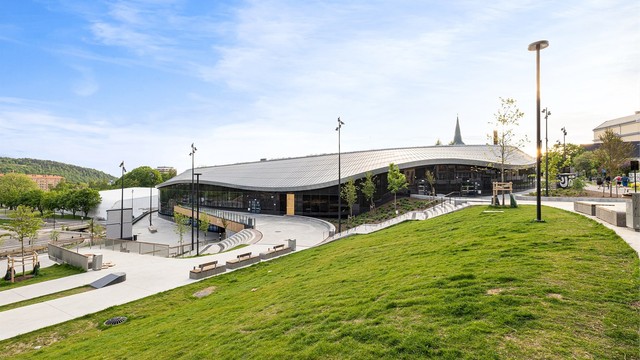 Nye Jordal Amfi er ikke mange minutters gange fra boligen