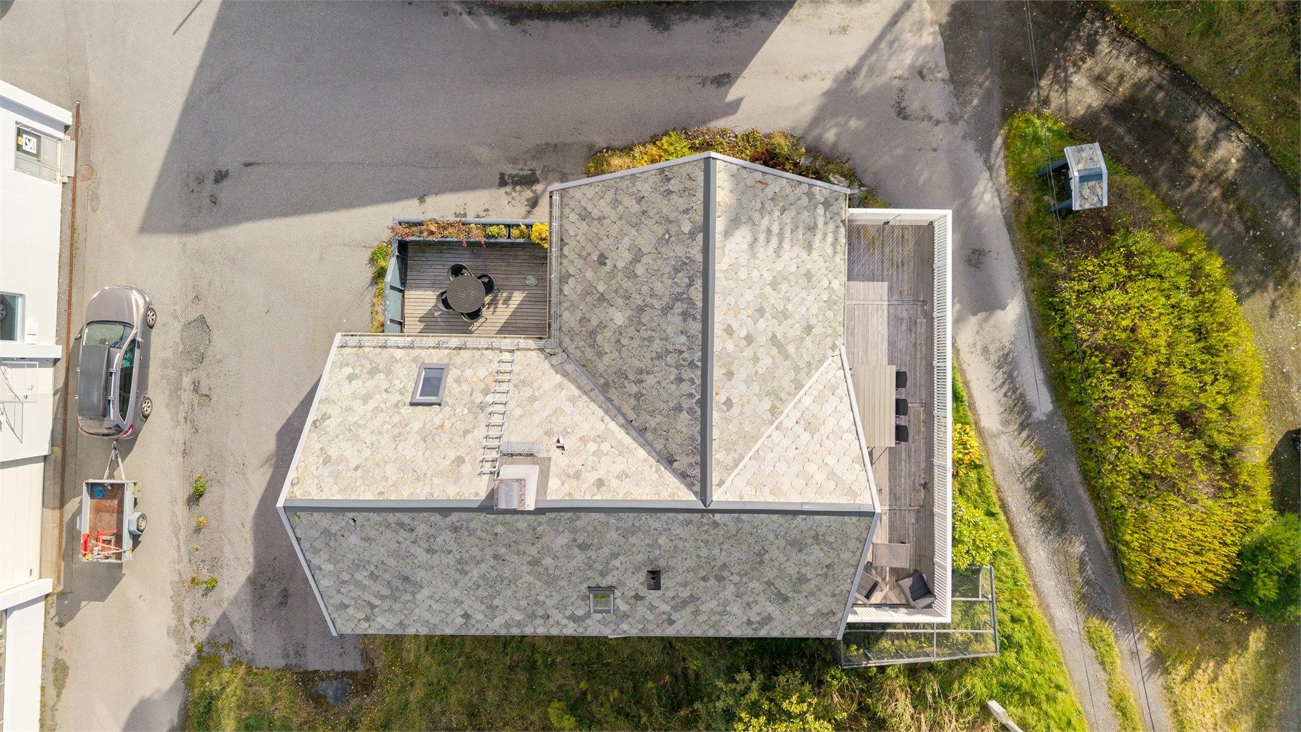 Dronebilde av eiendommen sett fra fugleperspektiv