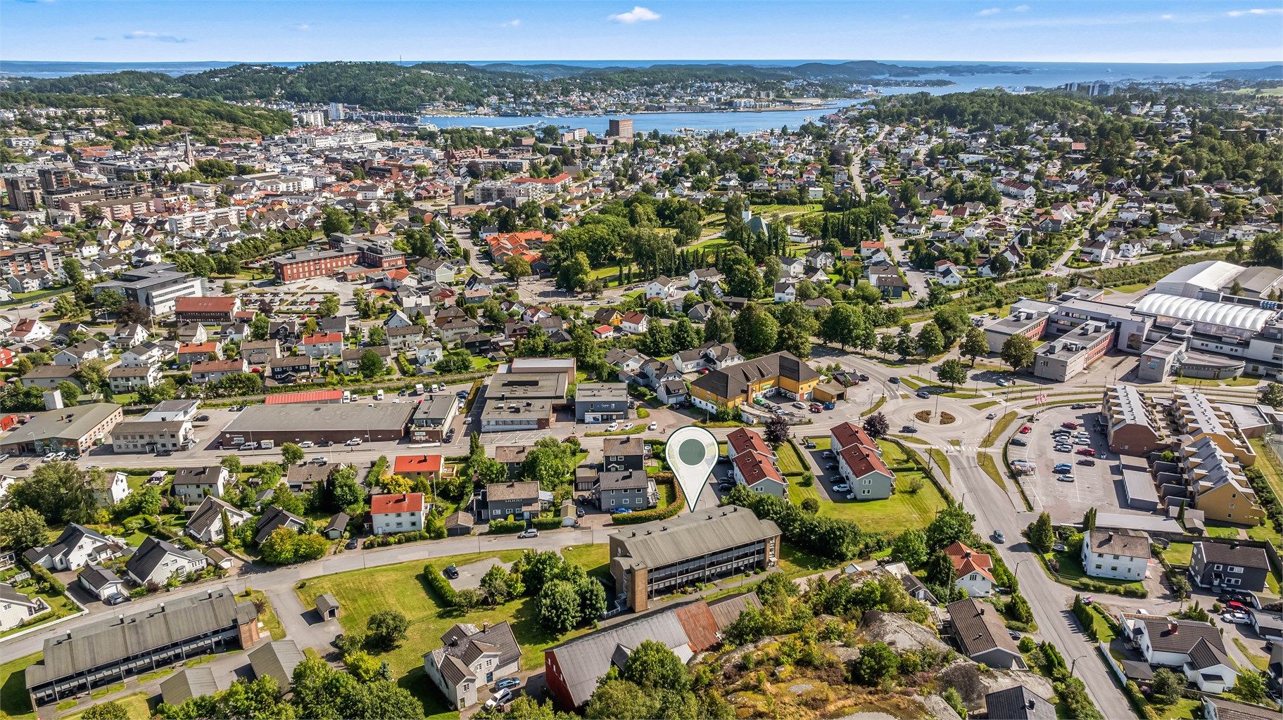 Kort vei til Pindsle-området og populære Bugårdsparken med turstier og idrettsanlegg.