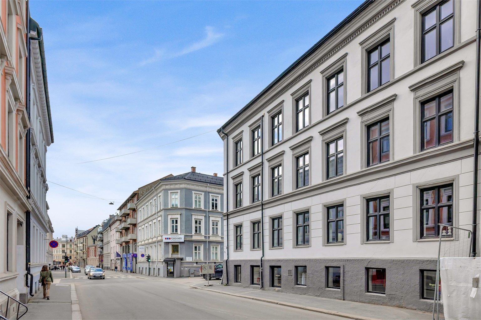 Her har du anledning til å bo tilbaktrukket i et urbant bymiljø, med gangavstand til Bogstadveien, offentlig kommunikasjon, samt en rekke parker.