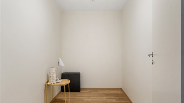 Leiligheten disponerer to innvendige boder som gir rikelig med lagringsplass.