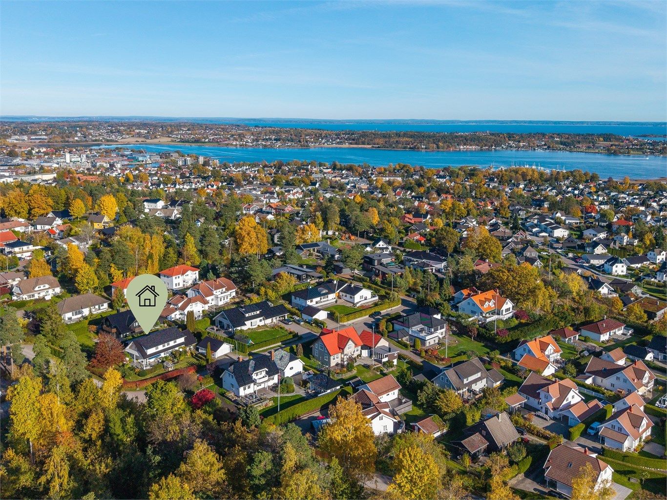 Lekker og attraktiv enebolig m/terrasse på ca. 68 m² | Stor solrik hage | Garasje på ca. 39 m² | Kort vei til Teie skole