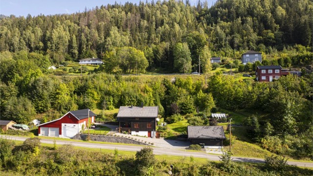 Velkommen til småbrukssjarme på Liverud - Langgata 8!