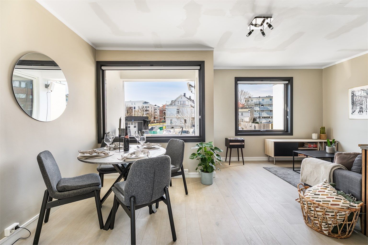 Alle rom ble i 2023 pusset opp med nye overflater på gulv og vegger. Deler av elektrisk anlegg ble samtidig skiftet ut.