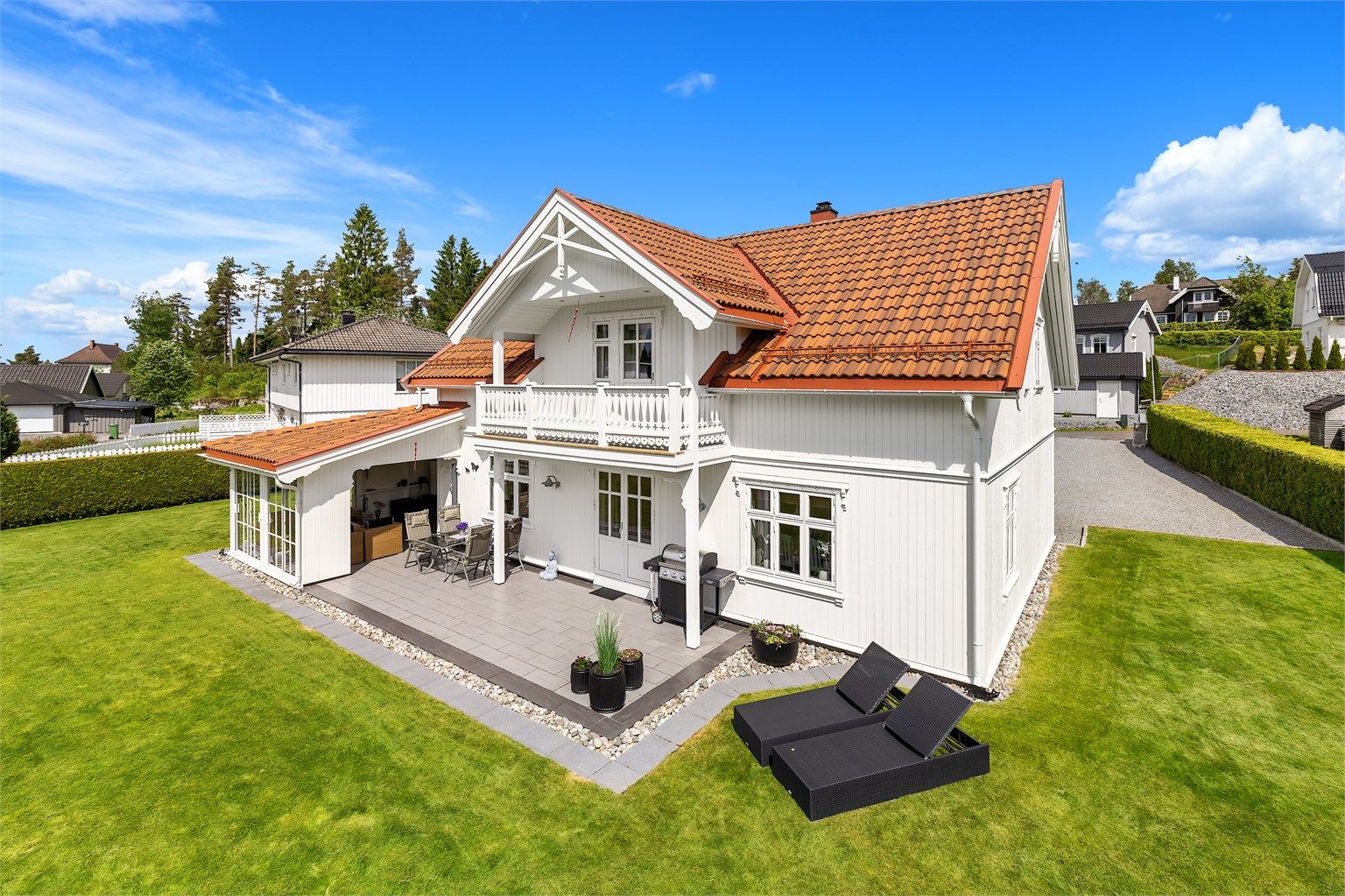 Innholdsrik enebolig fra 2007 med vannbåren gulvvarme i første etasje, balansert ventilasjon og dobbelgarasje med lader for elbil.
Foto: Jørgen Sørebø