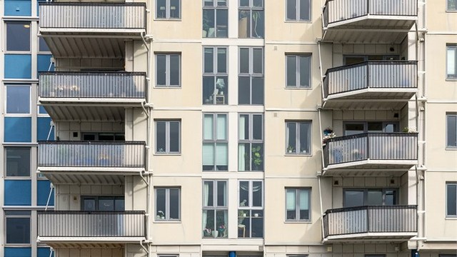 Fin leilighet beliggende på hjørne i byggets første bolig etg. Leiligheten ligger i et svært populært og godt drevet sameie.
