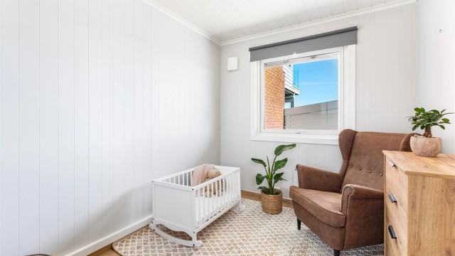 Vinduene i soverommene på nedre plan ble skiftet ut i 2017.