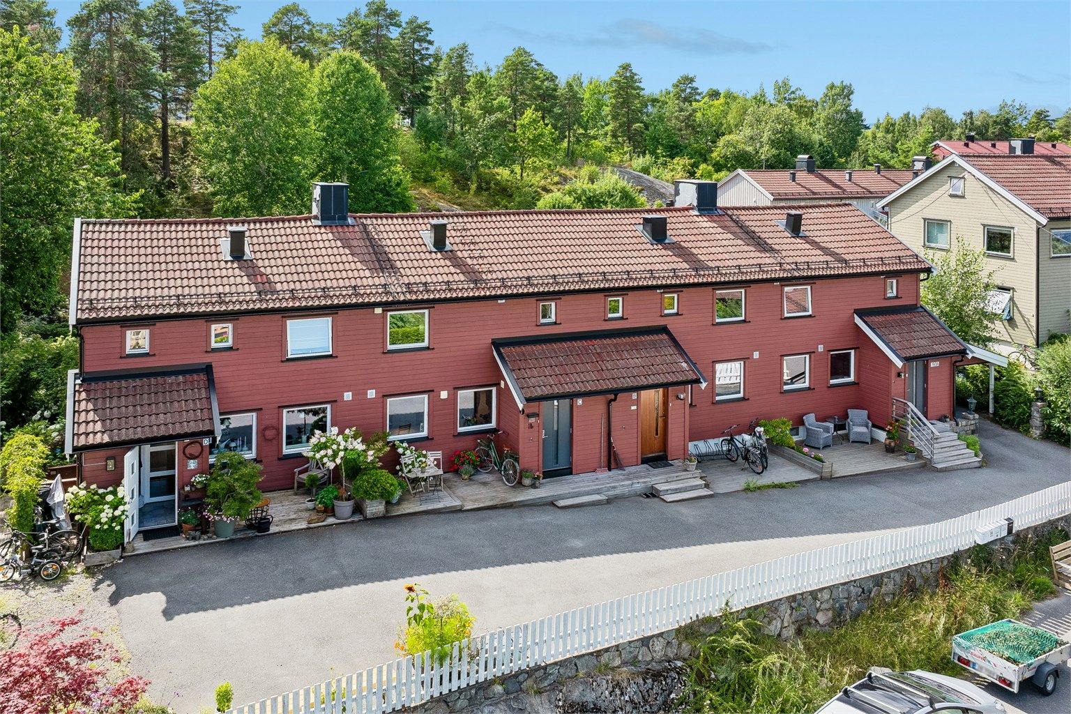 Et innholdsrikt og barnevennlig rekkehus med sentral beliggenhet på Tangen.
