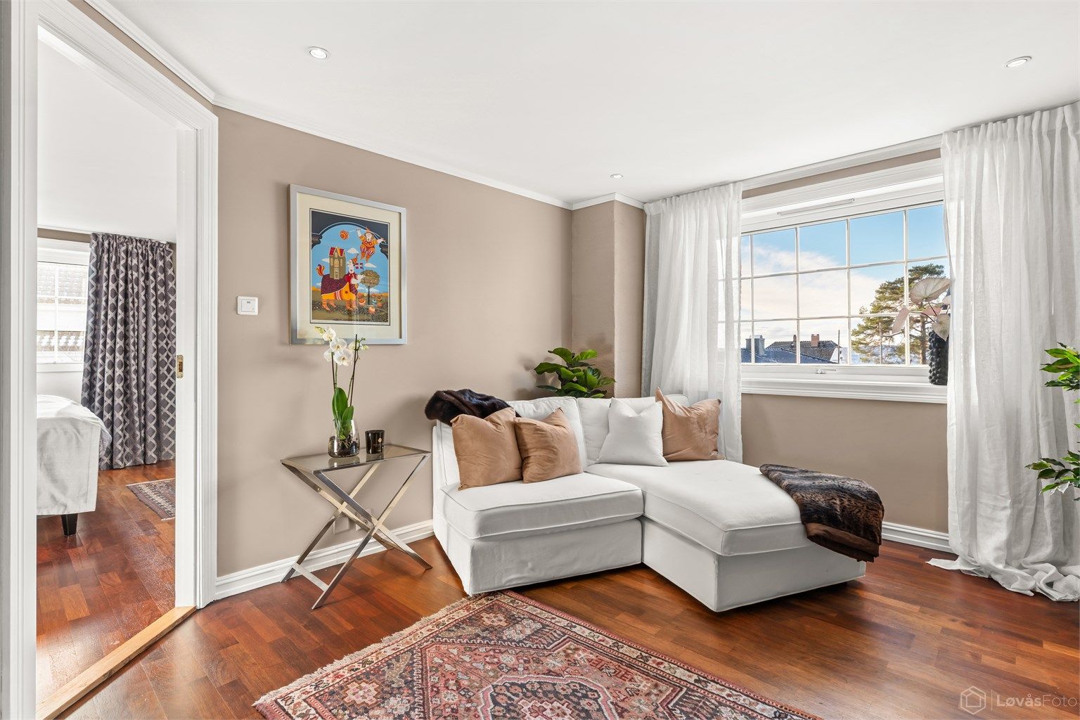 Rommet kan evt. avdeles til et ekstra soverom om behov (selger har tidligere hatt soverom her)