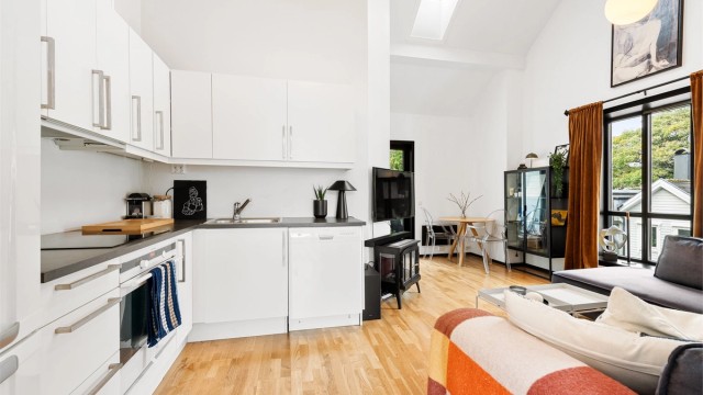 Krogsveen Sunnmøre v/ Eiendomsmegler Nina Ormseth Pettersen har gleden av å presentere Steinvågvegen 37E.