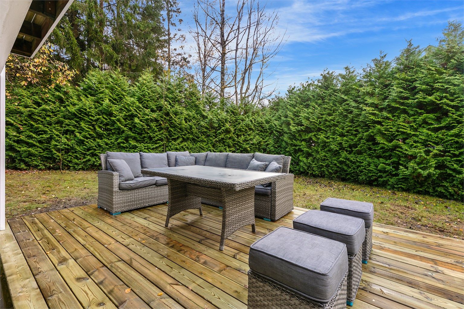 Her er det plass til en romslig sittegruppe.