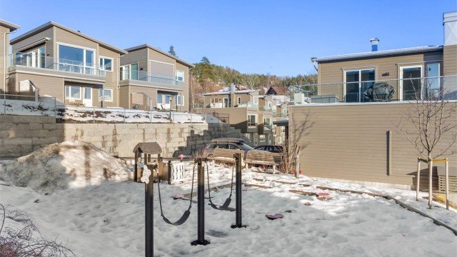 Lekeplass på sameiets fellesareal