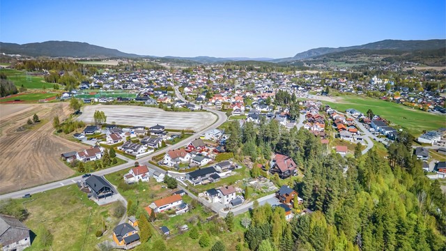 Gangavstand til barneskole, barnehage, fine lekearealer for barn og Kiwi butikk