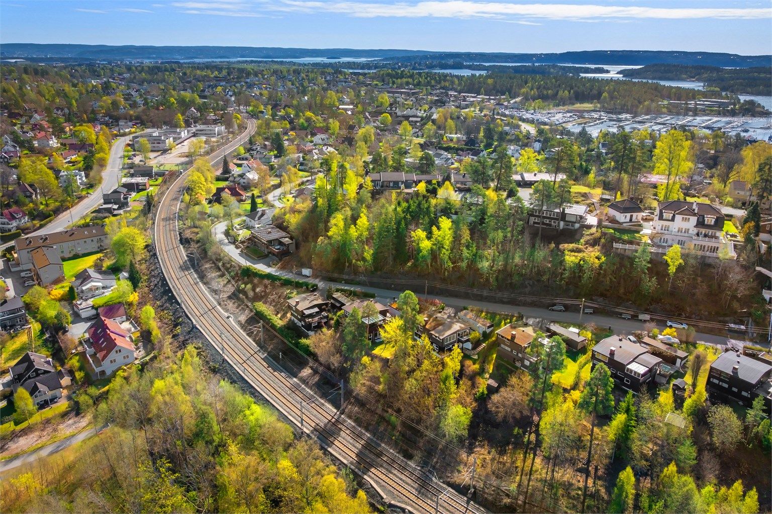 Fra Blommenholm er det kort reisevei til Oslo sentrum, både med bil og kollektivtransport.