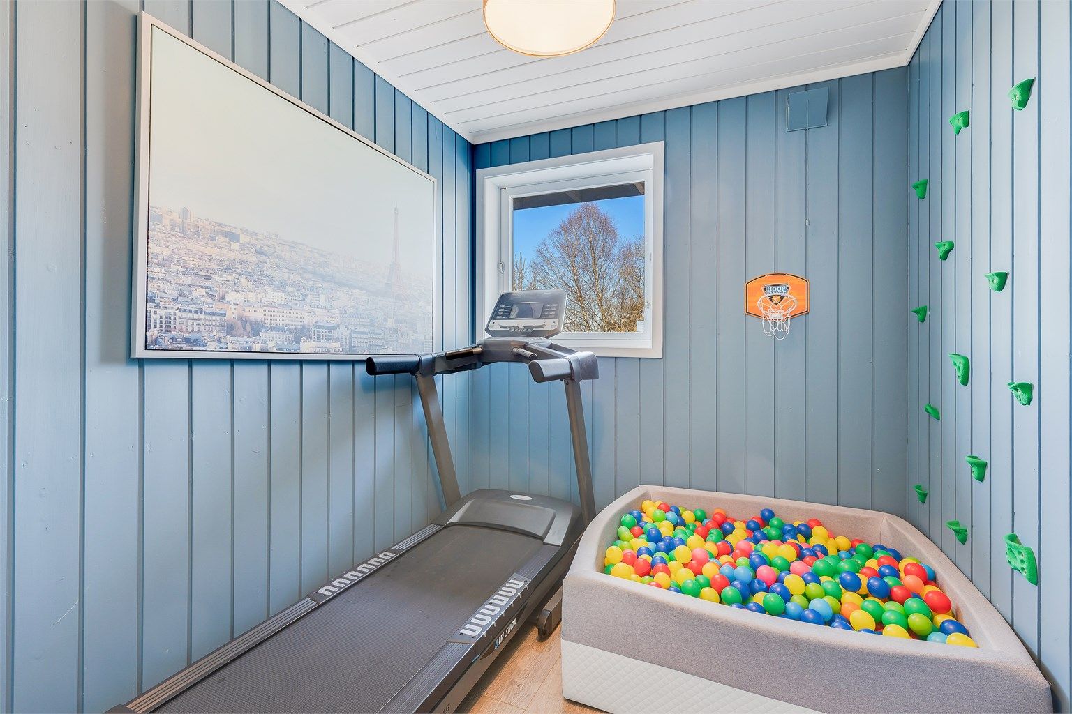 Lekerom, trimrom eller kontor. (Rommet er tegnet som bod og ikke søkt omgjort til rom for varig opphold).