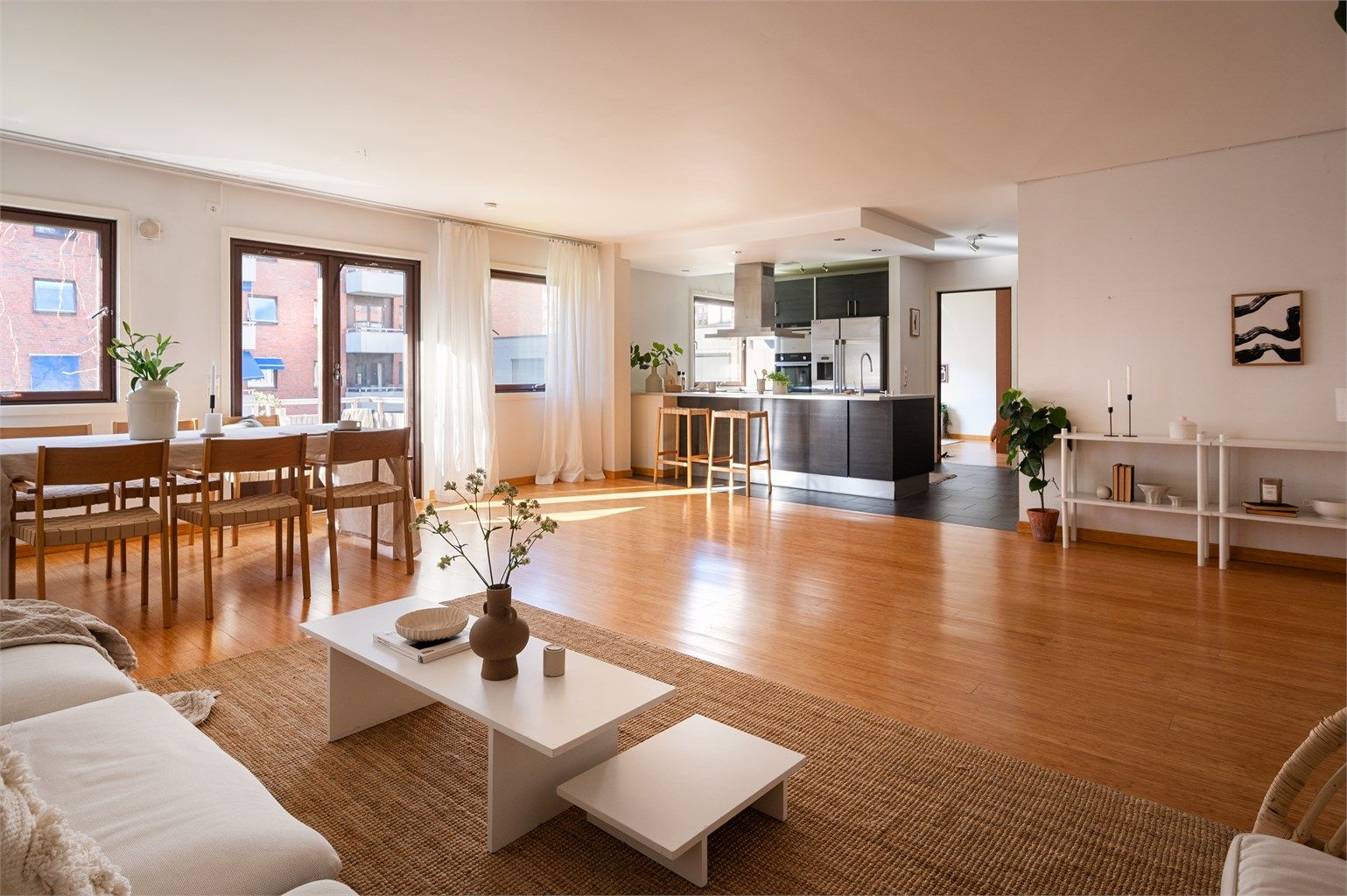 Velkommen til Arbos gate 2A - Presentert av Eiendomsmegler Krogsveen v/Emilie Lie! Foto: Peter Futo.