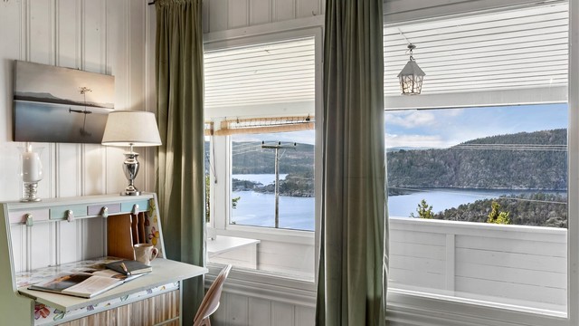 En perfekt krok for en hjemmekontorplass, med inspirerende utsyn.