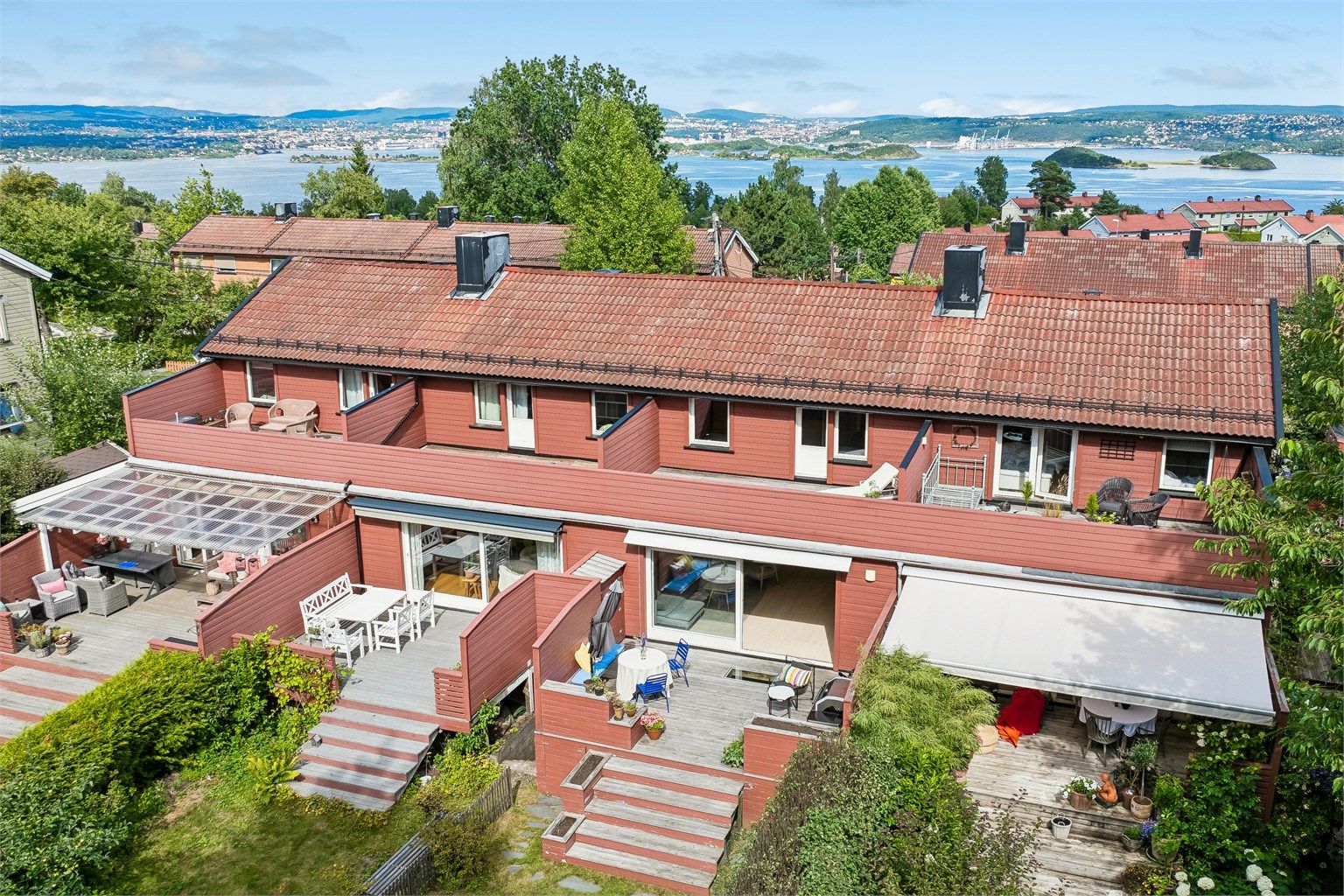 Velkommen til Blomsterveien 19C! Presenteres av Anniken Øderud v/Krogsveen Nesodden
Foto: Per O Skjellnan v/Efkt