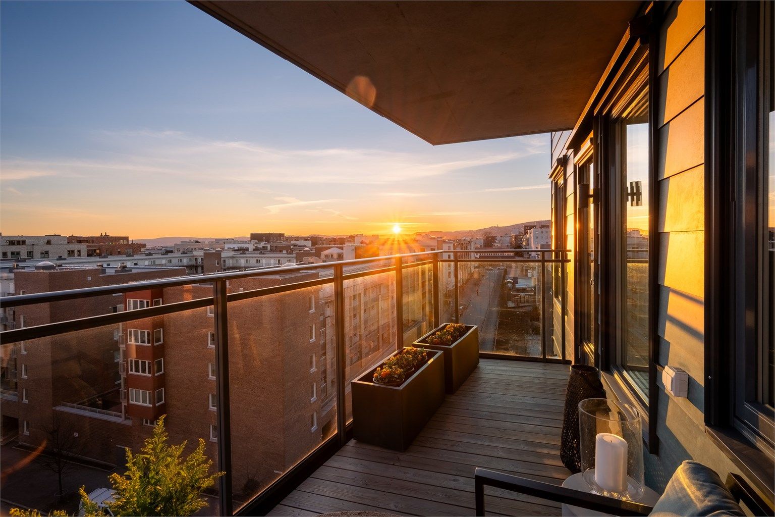 Ønsker du å nyte lange ettermiddager og kvelder med solnedganger som dette? Ta en titt på denne!