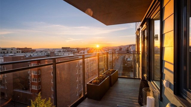 Ønsker du å nyte lange ettermiddager og kvelder med solnedganger som dette? Ta en titt på denne!