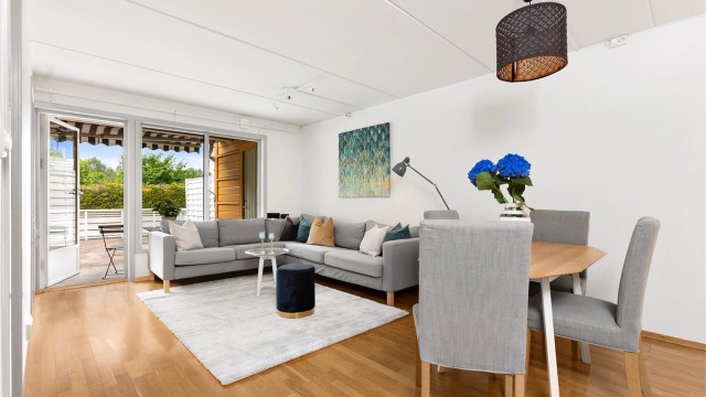 Sentral 2-roms eierleil. på bakkeplan m/stor terrasse & egen garasje - Fyring & v.v inkl. - 5 min gange til Sandvika sentrum!