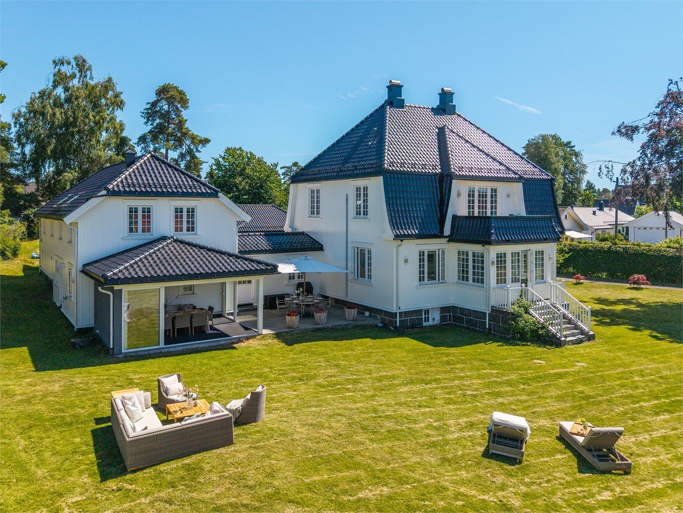 En svært romslig og attraktiv eiendom på hele ca. 3 780,8 m².