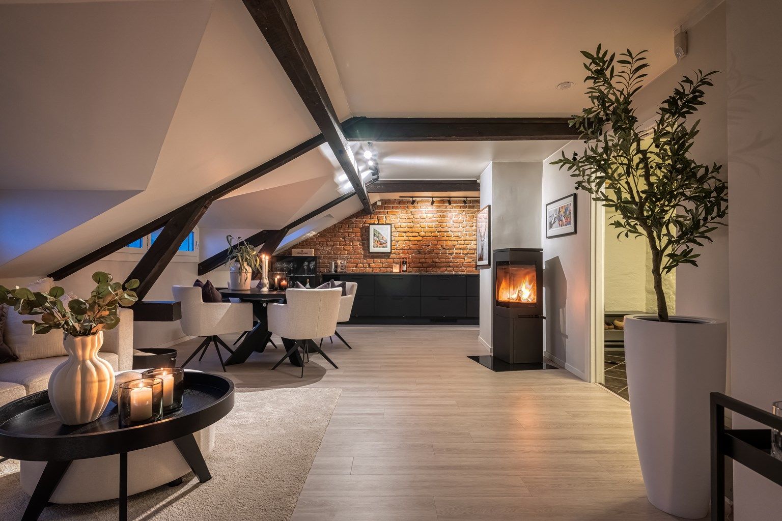 Velkommen til Toftes gate 51 B! Presentert av Sara Marie Zachariassen Østbye v/ Krogsveen Eiendomsmegling.