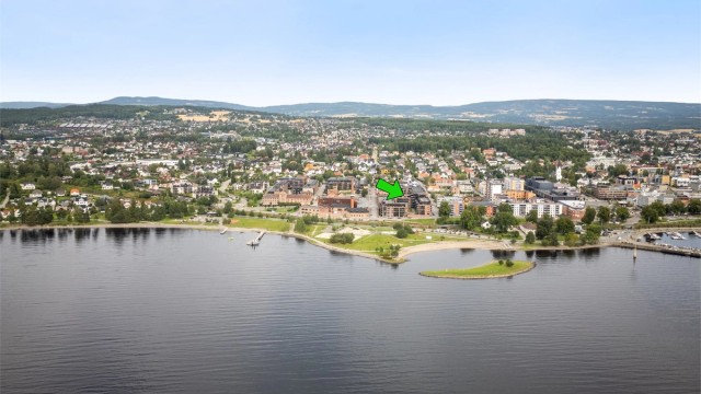 Meget attraktiv toppleilighet i Teglgaarden med 2 store balkonger - Gode solforhold og flott mjøsutsikt - 2 garasjeplasser