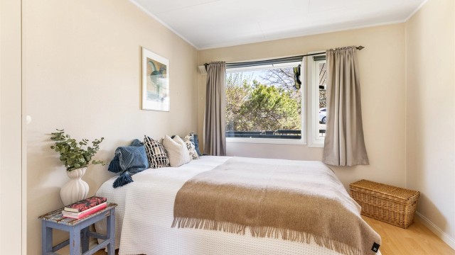 Soverom II, oppmålt til ca. 9,5 kvm.