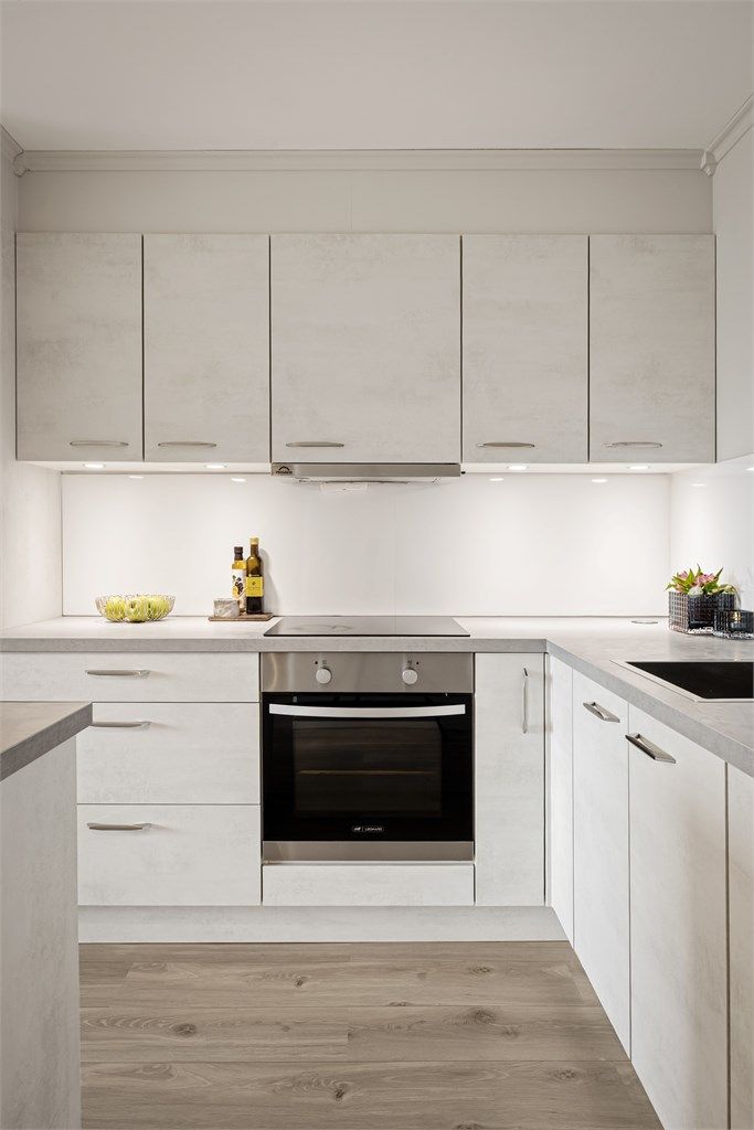 Belysning over kjøkkenbenk